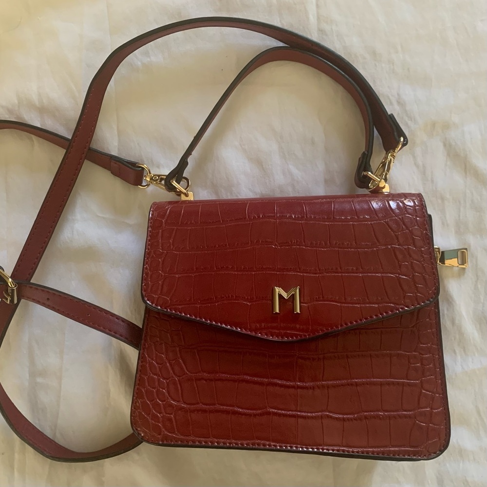 Melie Bianca Vegan red/burgundy vintage handbag. Crocodile embossed.